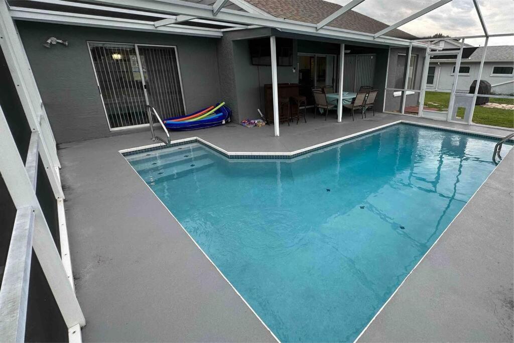 Manatee Oasis Weeki Wachee Family Fun Pool Home Spring Hill Exterior photo