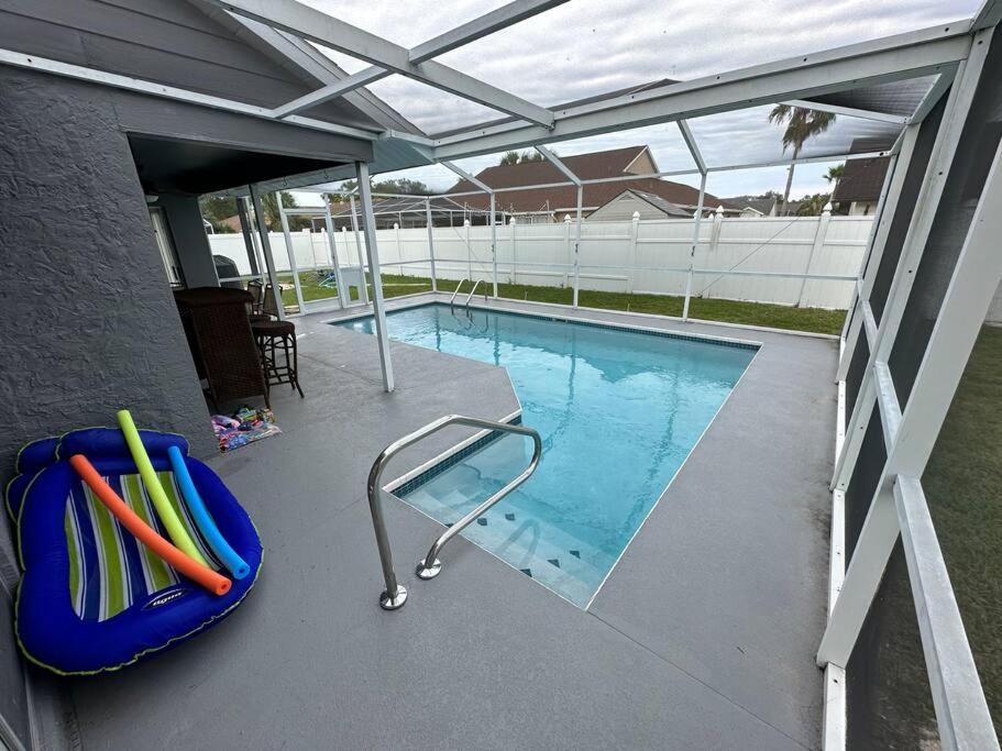Manatee Oasis Weeki Wachee Family Fun Pool Home Spring Hill Exterior photo